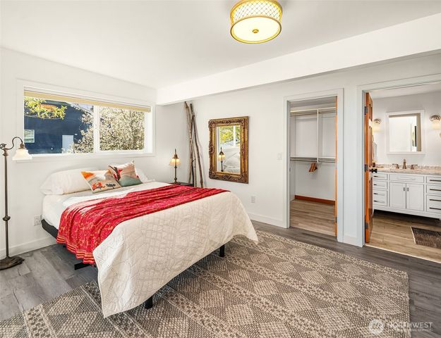 27518 Sandy Shores Drive SW, Vashon, WA 98070