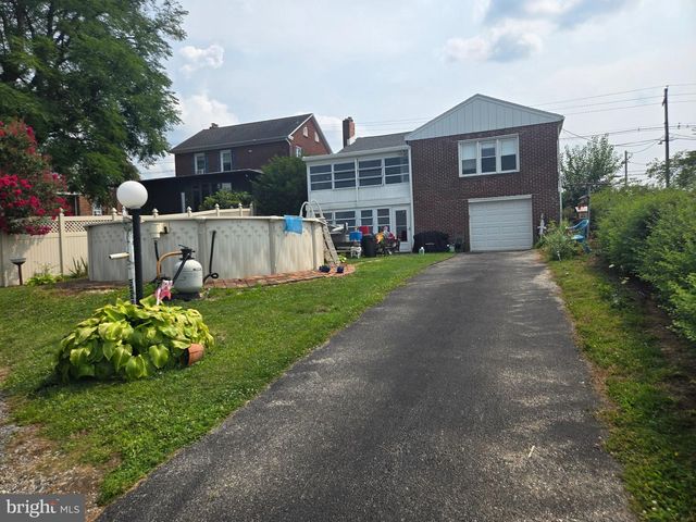 553 E MAIN ST, Dallastown, PA 17313