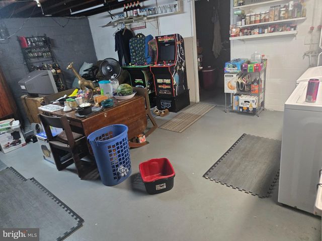 553 E MAIN ST, Dallastown, PA 17313