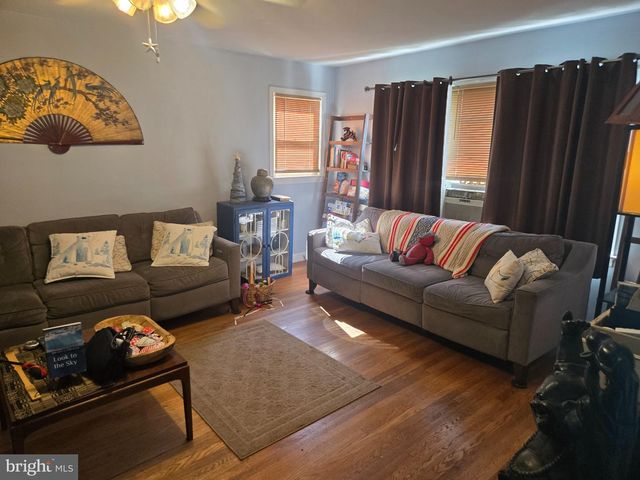 553 E MAIN ST, Dallastown, PA 17313