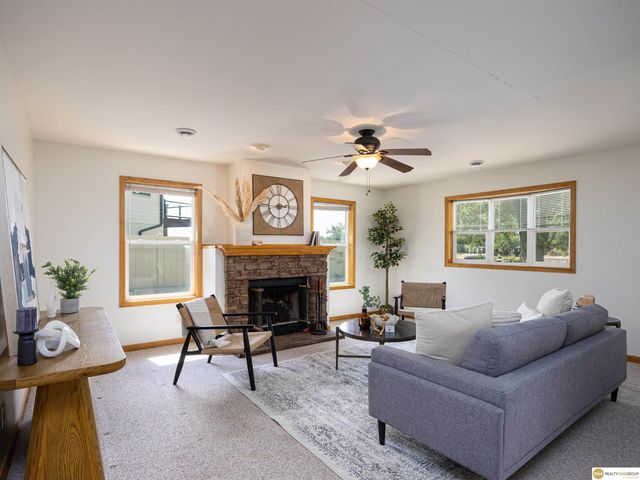 S-1032 Platte Shore Drive, Fremont, NE 68025