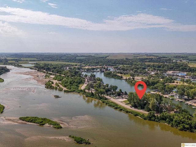 S-1032 Platte Shore Drive, Fremont, NE 68025