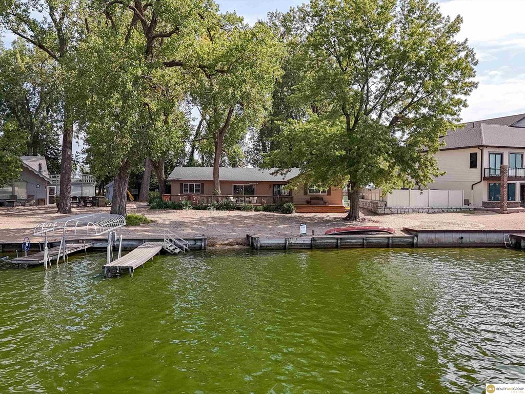 S-1032 Platte Shore Drive, Fremont, NE 68025