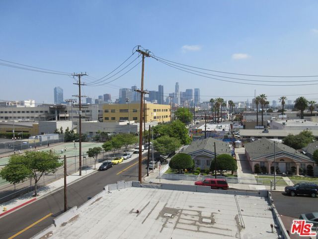 2108 Maple Avenue, Los Angeles, CA 90011