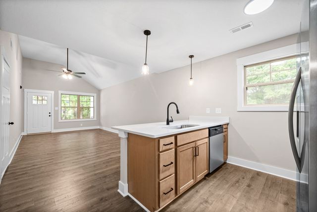 120 Alabama Ave, Oak Grove, KY 42262