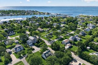 41 Belvidere Rd, Falmouth, MA 02540