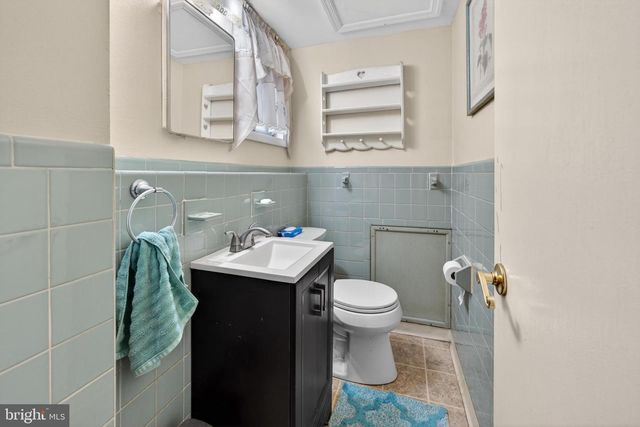 24 STATE ST, Blackwood, NJ 08012