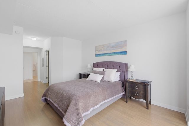 9670 Franklin Avenue 411, Franklin Park, IL 60131