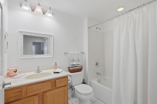 9670 Franklin Avenue 411, Franklin Park, IL 60131