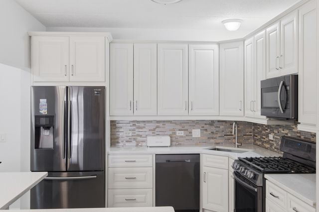 9670 Franklin Avenue 411, Franklin Park, IL 60131