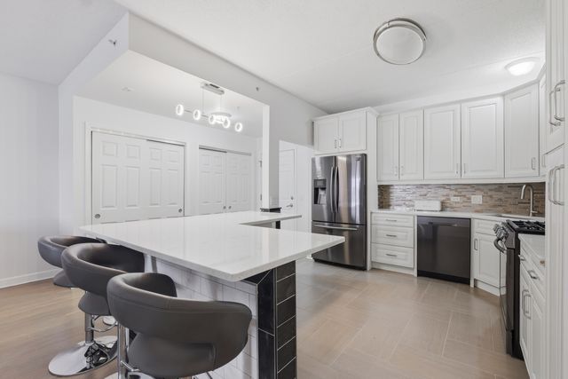 9670 Franklin Avenue 411, Franklin Park, IL 60131