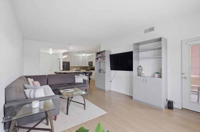 9670 Franklin Avenue 411, Franklin Park, IL 60131