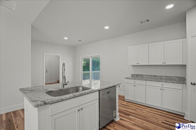 1012 Greenleaf Rd, Hartsville, SC 29550