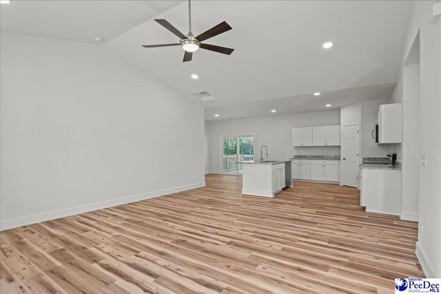 1012 Greenleaf Rd, Hartsville, SC 29550