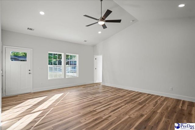 1012 Greenleaf Rd, Hartsville, SC 29550