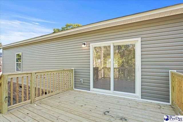 1012 Greenleaf Rd, Hartsville, SC 29550