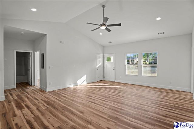 1012 Greenleaf Rd, Hartsville, SC 29550