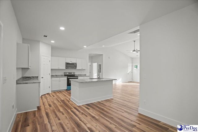 1012 Greenleaf Rd, Hartsville, SC 29550