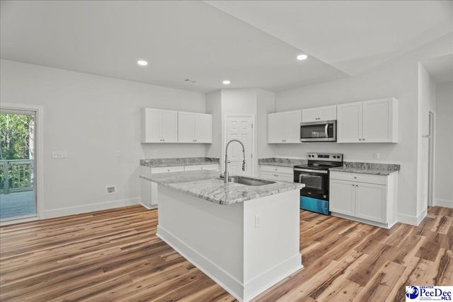 1012 Greenleaf Rd, Hartsville, SC 29550