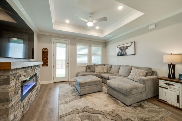 3703 Cloverleaf Lane, Sherman, TX 75092