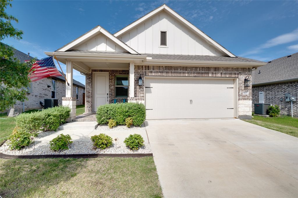 3703 Cloverleaf Lane, Sherman, TX 75092
