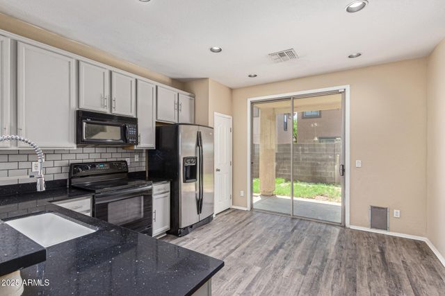 6419 W SOPHIE Lane, Laveen, AZ 85339