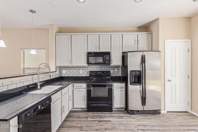 6419 W SOPHIE Lane, Laveen, AZ 85339