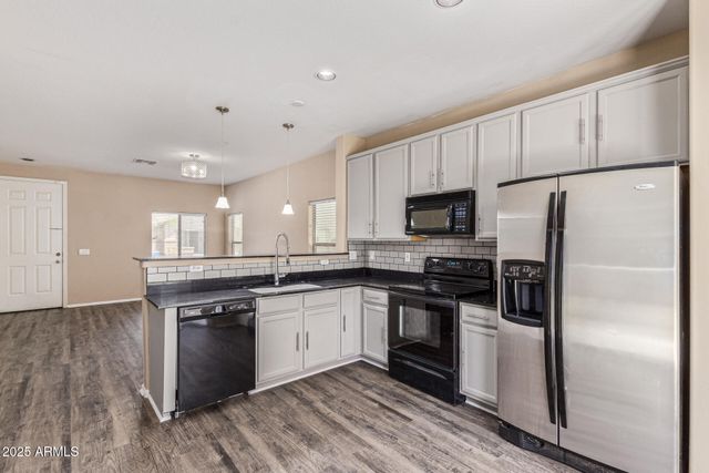 6419 W SOPHIE Lane, Laveen, AZ 85339