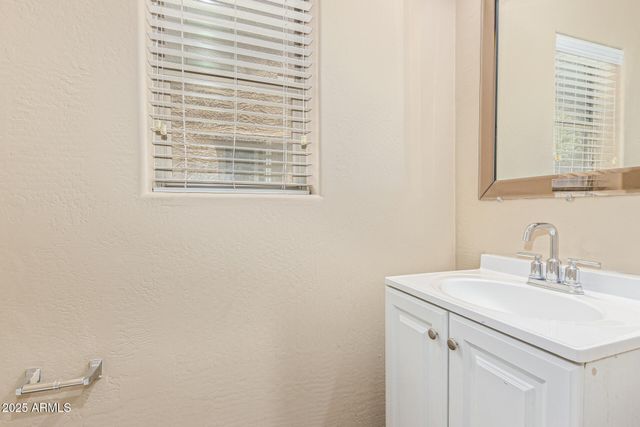 6419 W SOPHIE Lane, Laveen, AZ 85339