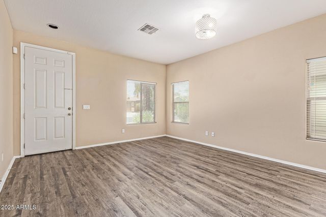 6419 W SOPHIE Lane, Laveen, AZ 85339