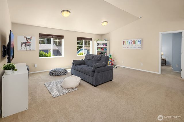 26 Meadow Place SE, Everett, WA 98208