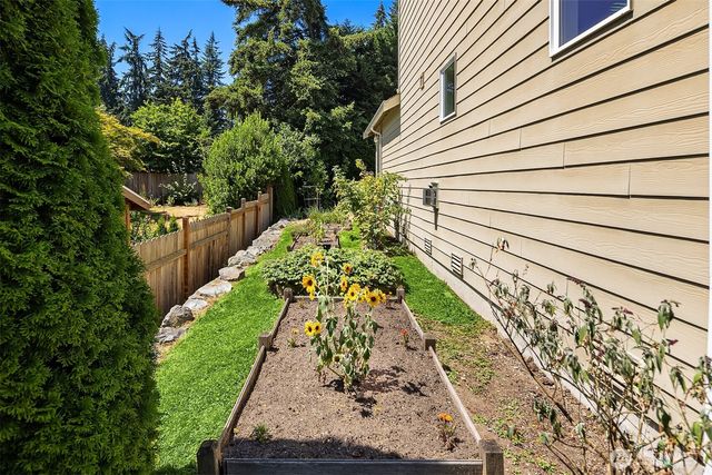 26 Meadow Place SE, Everett, WA 98208