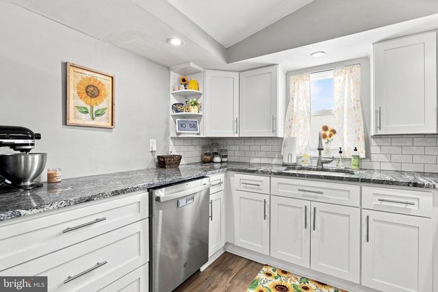 410 MAIN ST, Blackwood, NJ 08012