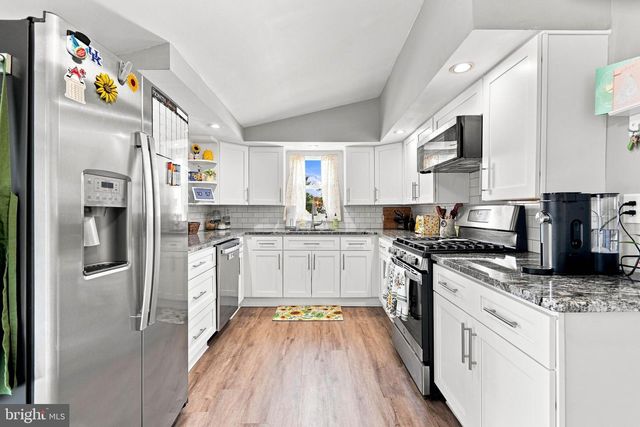 410 MAIN ST, Blackwood, NJ 08012