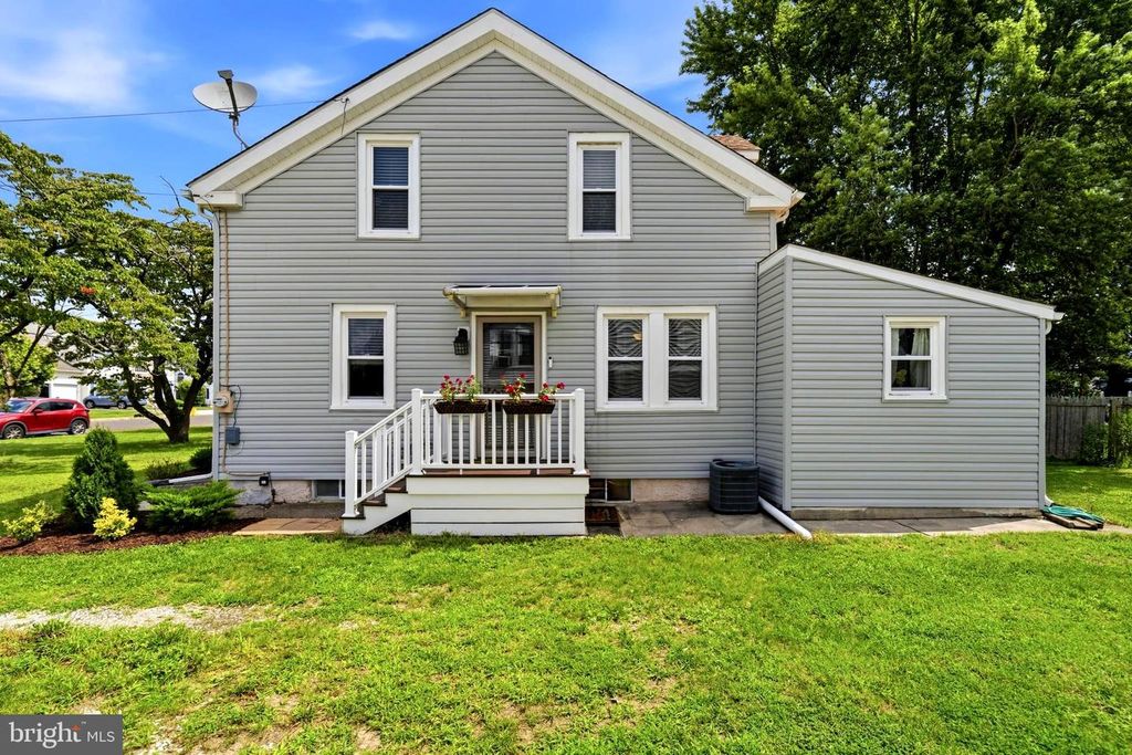410 MAIN ST, Blackwood, NJ 08012