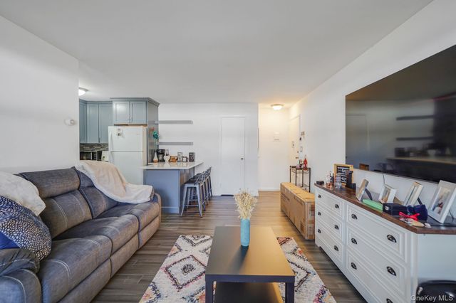 260 Waverly Avenue 33, Patchogue, NY 11772