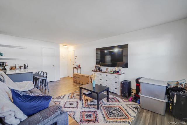 260 Waverly Avenue 33, Patchogue, NY 11772