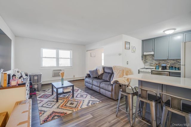 260 Waverly Avenue 33, Patchogue, NY 11772