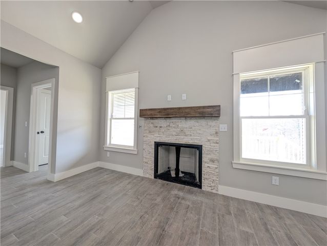 25 Thornaby Drive, Bella Vista, AR 72714