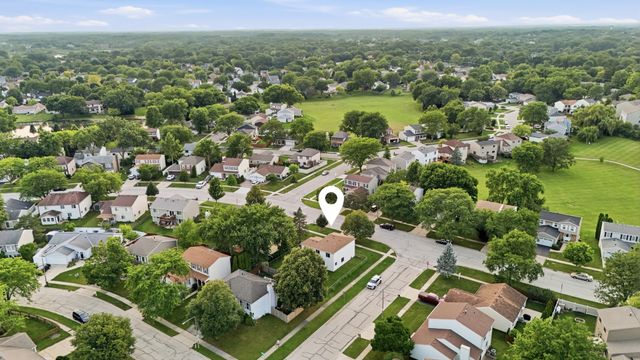 5039 Chambers Drive, Hoffman Estates, IL 60010