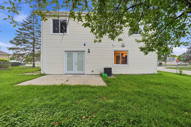 5039 Chambers Drive, Hoffman Estates, IL 60010