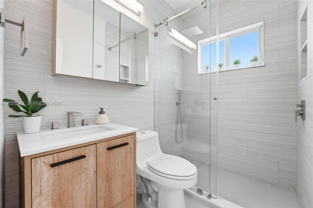 3101 SW 25th Ter, Miami, FL 33133