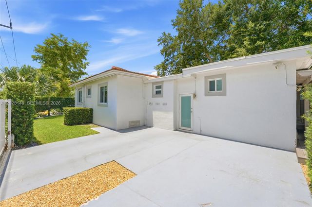 3101 SW 25th Ter, Miami, FL 33133