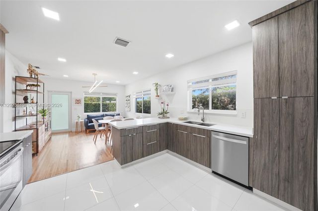 3101 SW 25th Ter, Miami, FL 33133