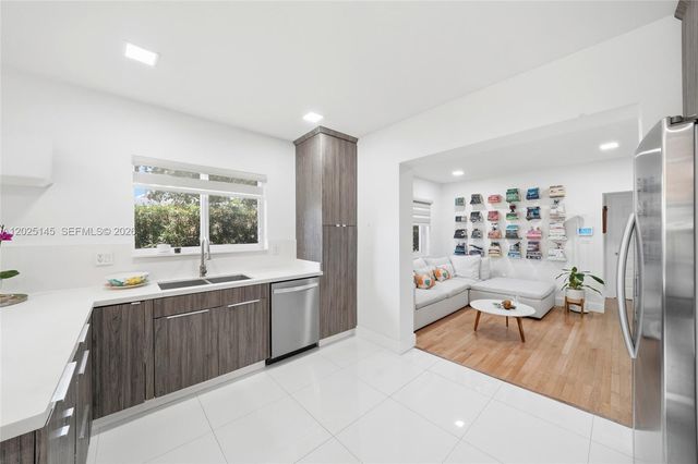 3101 SW 25th Ter, Miami, FL 33133