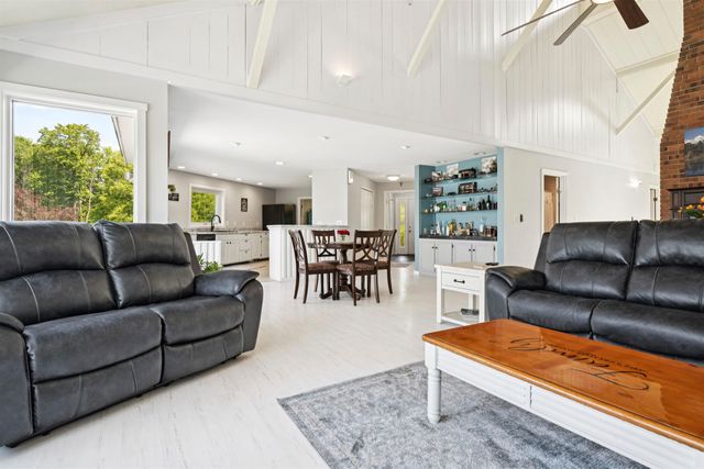 6 Beacon Hill Road, Gilford, NH 03249