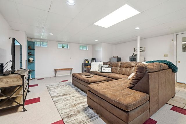 6 Beacon Hill Road, Gilford, NH 03249