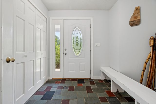 6 Beacon Hill Road, Gilford, NH 03249