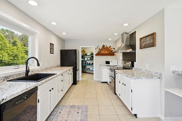 6 Beacon Hill Road, Gilford, NH 03249