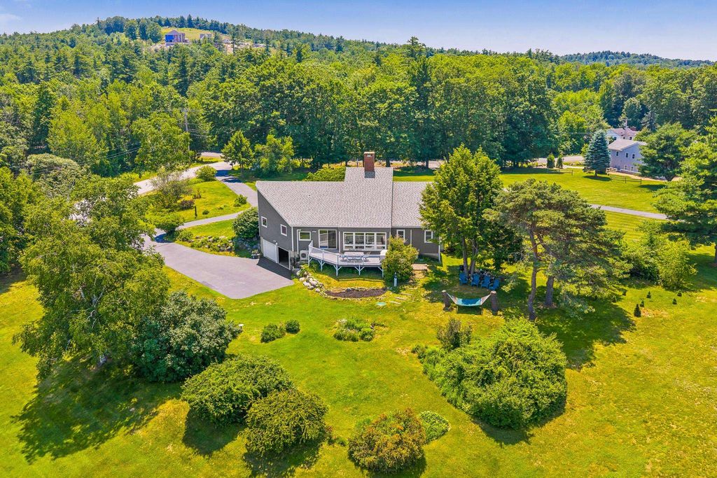 6 Beacon Hill Road, Gilford, NH 03249